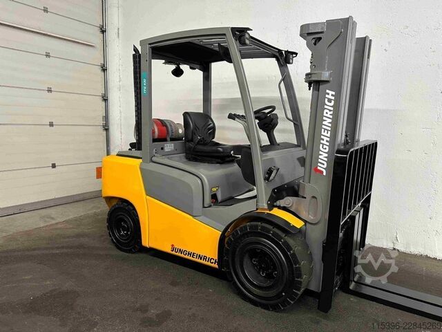 LPG viljuškari Jungheinrich TFG 430 - TRIPLEX 4,4 m