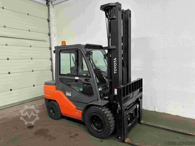 Dizel viljuškari Toyota 52-8FDJF35 - TRIPLEX - NEUWERTIG !!!
