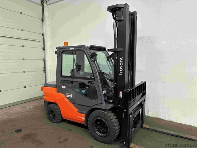 ডিজেল ফর্কলিফ্ট Toyota 52-8FDJF35 - TRIPLEX - NEUWERTIG !!!