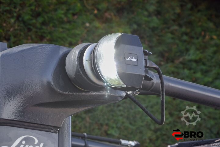 Chariot élévateur Linde X30-01 Li ion 5 Hydr. valves