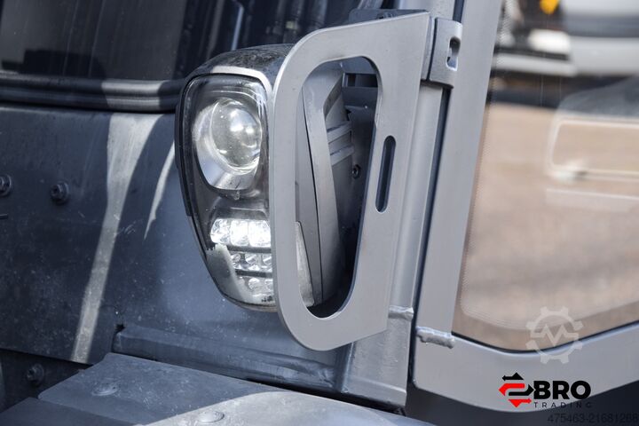 Chariot élévateur Linde X30-01 Li ion 5 Hydr. valves