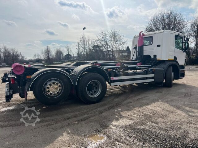 Vozidlo s hákom na kontajnery SCANIA SCANIA P410 CP16 SCARRABILE