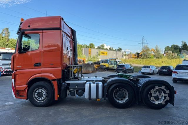 Heavy-duty truck MERCEDES-BENZ Actros 3358 6x4 120T