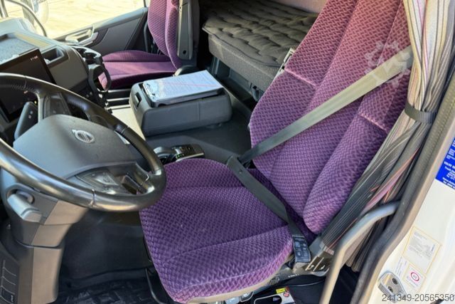 Standard tractor unit VOLVO FM-460 4x2