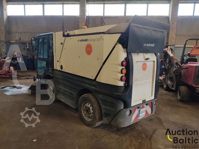 підмітальна машина  Aebi Schmitd eSwingo 200+