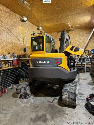 Volvo ECR88D Tracked excavator w/ bucket and tilt