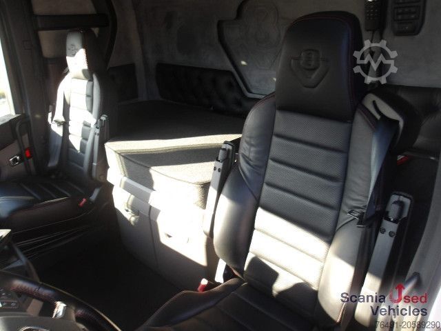 Standarta vilcējs Scania S 530 A4x2NB / V8 / Leder / LED / Navi