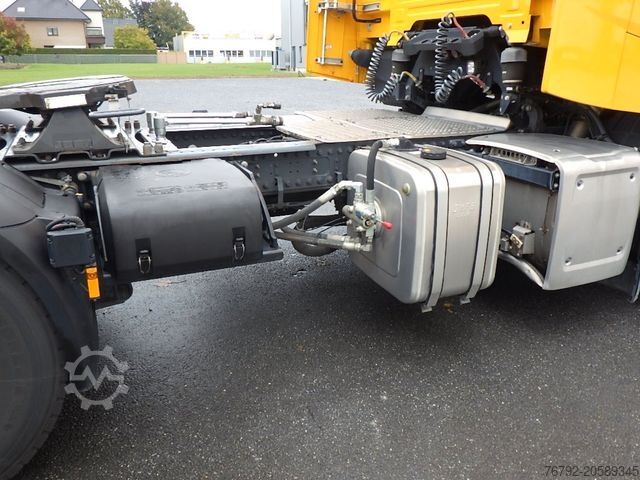 Standardni vlačilec DAF XG+ 530 Skylight/Intarder/Hydr./PTO/Alcoa/257tkm