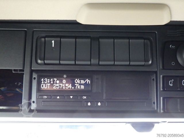 Unit traktor standar DAF XG+ 530 Skylight/Intarder/Hydr./PTO/Alcoa/257tkm