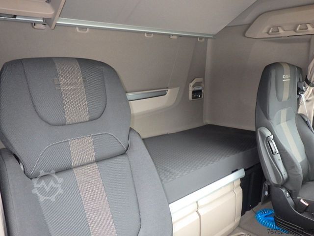 Standardni vlačilec DAF XG+ 530 Skylight/Intarder/Hydr./PTO/Alcoa/257tkm