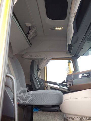 Standardni vlačilec DAF XG+ 530 Skylight/Intarder/Hydr./PTO/Alcoa/257tkm