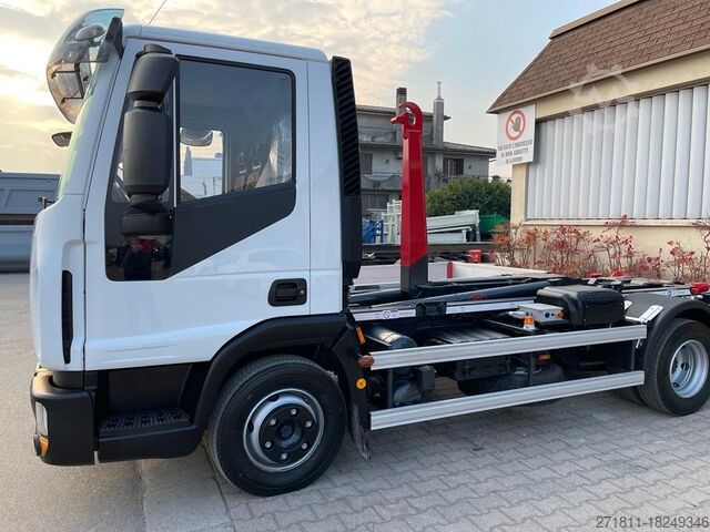 Камион с кука за контейнери IVECO EUROCARGO 80 E18 CON IMPIANTO SCARRABILE NUO