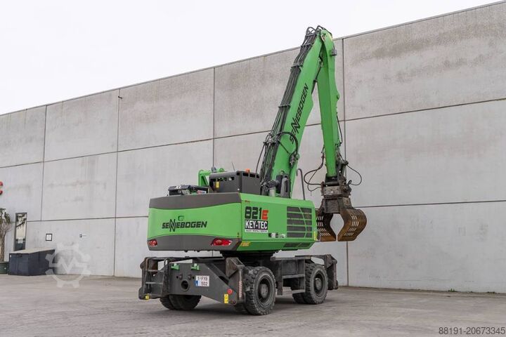 Máy xúc bánh lốp Sennebogen 821 E