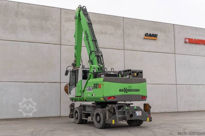 Máy xúc bánh lốp Sennebogen 821 E