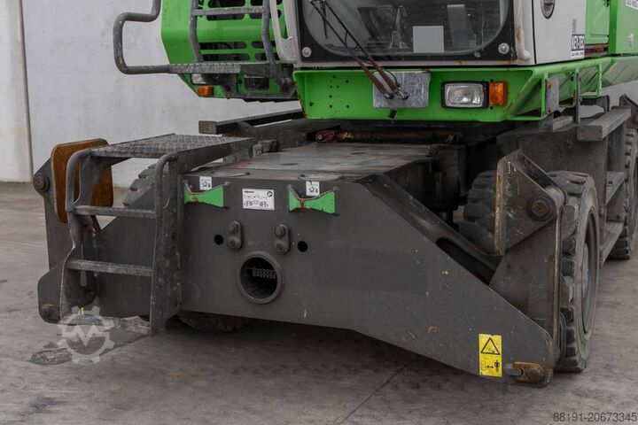 Máy xúc bánh lốp Sennebogen 821 E