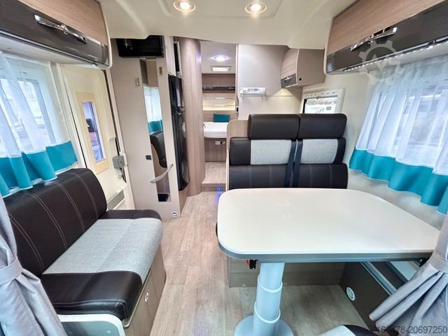 セミインテグレーテッドキャンピングカー CHAUSSON Flash 718 XLB *Queensbett-Hubbett*