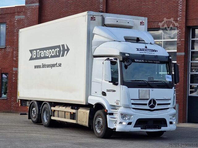 Refrigerated/frozen transport Mercedes-Benz Actros 2646 6x2 - Isolated box with sidedoors -...