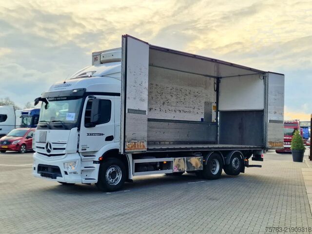 Refrigerated/frozen transport Mercedes-Benz Actros 2646 6x2 - Isolated box with sidedoors -...