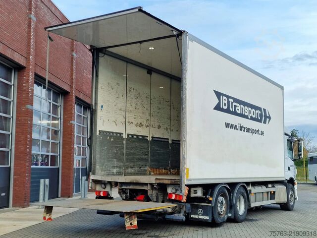 Refrigerated/frozen transport Mercedes-Benz Actros 2646 6x2 - Isolated box with sidedoors -...