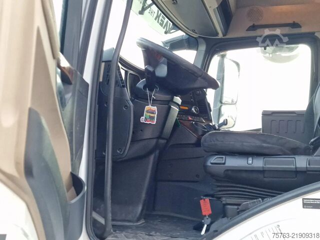 Refrigerated/frozen transport Mercedes-Benz Actros 2646 6x2 - Isolated box with sidedoors -...