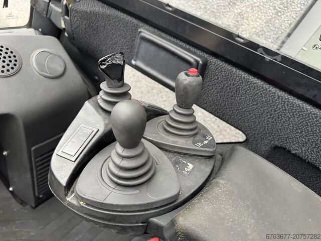 Linde H30T-01 Duplex 365 Sideshift / Fork Positioner LPG 2012 LINDE H30T-01 Duplo 365 Sideshift / Vorkversteller LPG 2012