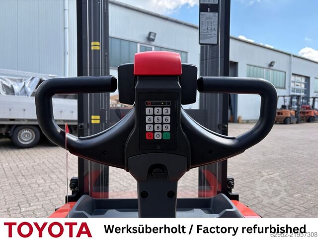 Empilhador manual Toyota SWE 120 L, Akku neu!