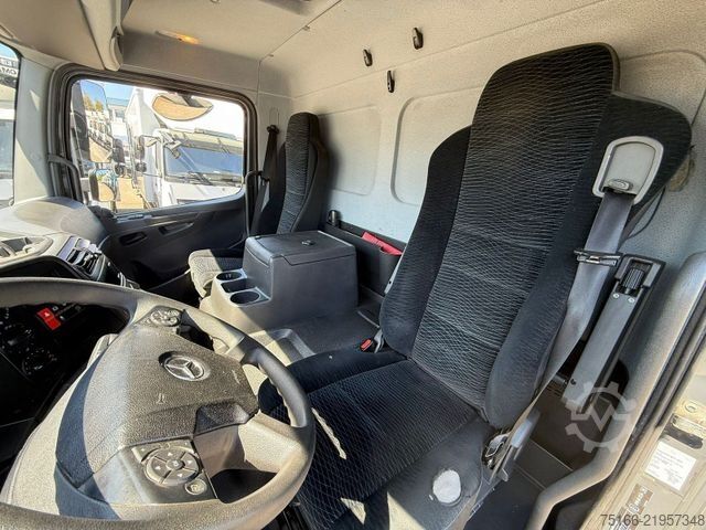 厢式货车 MERCEDES-BENZ ATEGO 818 L Koffer 7,2 m LBW 1 TO.*SEITENTÜR