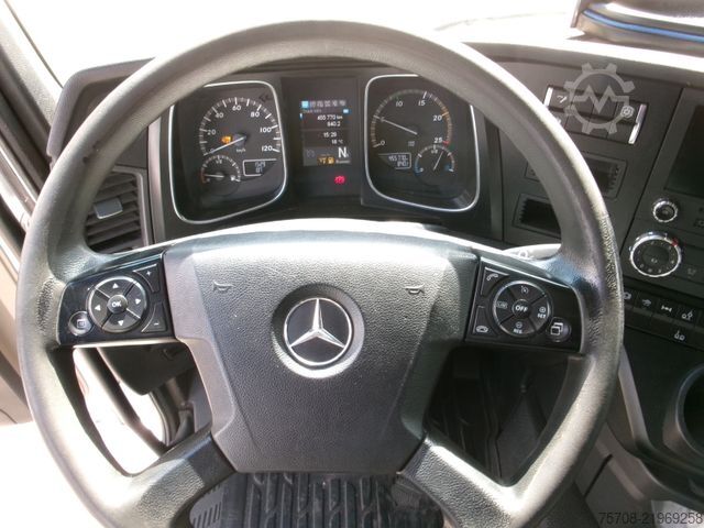 รถบรรทุกเครื่องดื่ม MERCEDES-BENZ 2545 Actros*kpl Zug*2x LBW*2x 7,7m*Lift/Lenk*Ret