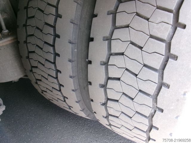 รถบรรทุกเครื่องดื่ม MERCEDES-BENZ 2545 Actros*kpl Zug*2x LBW*2x 7,7m*Lift/Lenk*Ret