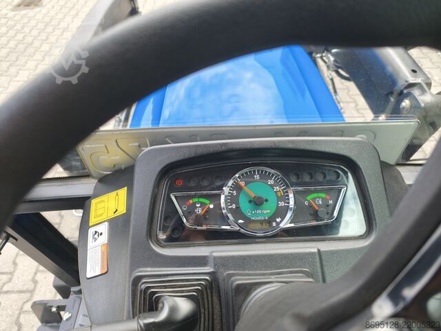 Kompaktni traktor Solis 26 9+9 Kabine