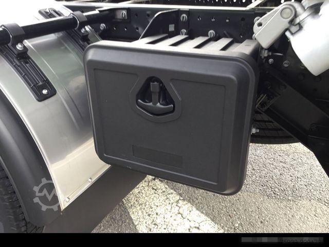 Tre-vejs tippevogn MITSUBISHI Canter 7C18 Meiller-Trigenius-Dreiseitenkipper