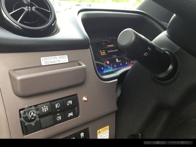 Autoutilitară basculantă trilaterală MITSUBISHI Canter 7C18 Meiller-Trigenius-Dreiseitenkipper