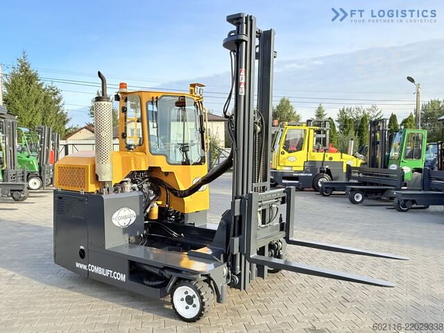 Carretilla retráctil de 4 vías Combilift C3000 GAS DUPLEX 4500 FREE LIFT CABIN