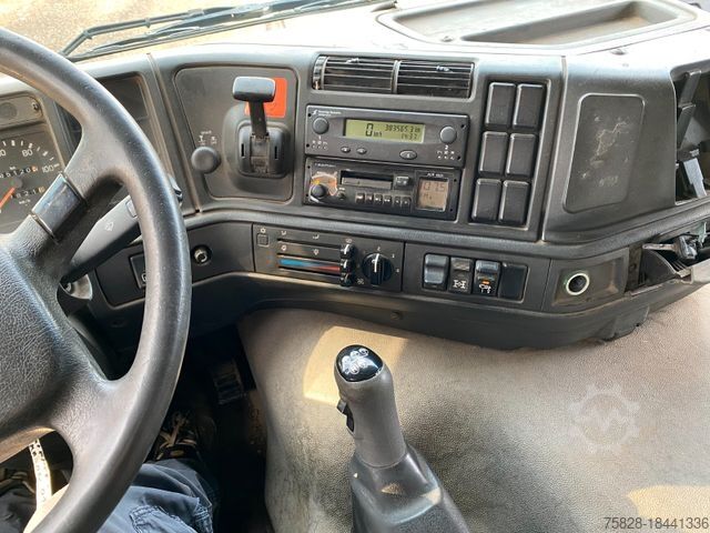 Pašizgāzējs kravas automašīna VOLVO FM12   380 / Kipper / Kran Palfinger PK13000A
