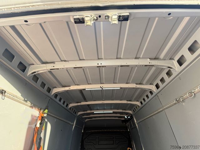 Furgons ar kasti IVECO Daily 35S21 (35-210) Kastenwagen