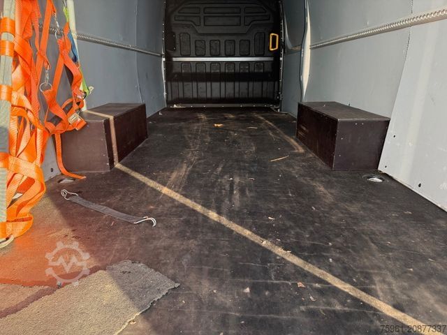 Furgons ar kasti IVECO Daily 35S21 (35-210) Kastenwagen