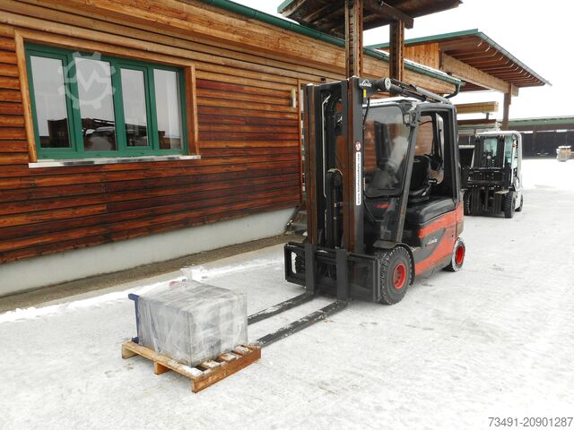 Viličar Linde E25-01 Triplex ( Batt. 2022 )