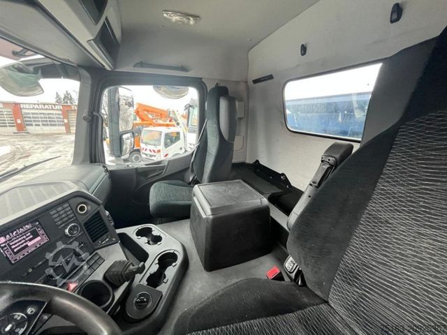 Třístranný sklápěč MERCEDES-BENZ Arocs 2643 K 6x4 3-Achs Kipper Meiller