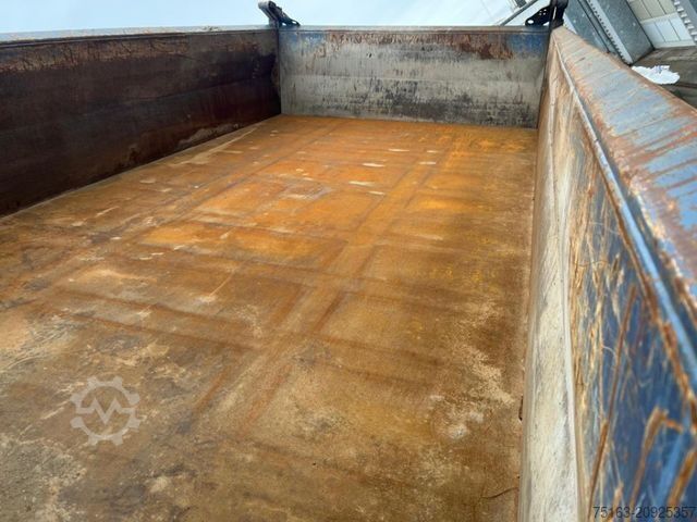 Třístranný sklápěč MERCEDES-BENZ Arocs 2643 K 6x4 3-Achs Kipper Meiller