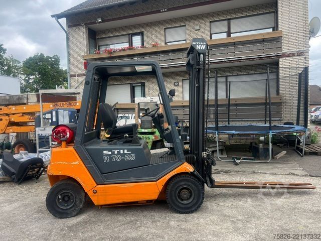 Carretilla elevadora frontal STILL R 70-25 Gas 2.5T Nutzlast