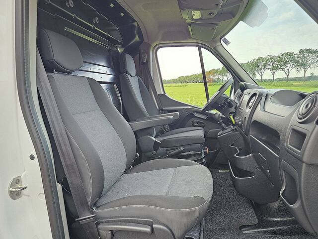 Kombi med högt tak RENAULT MASTER 2.3 L2H2 Laadklep Euro6!