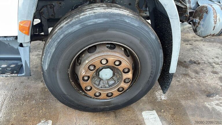 Alusta ja ohjaamo Volvo FL 220 (STEEL SUSP. / 10 BOLTS / 18 TONS / LONG...