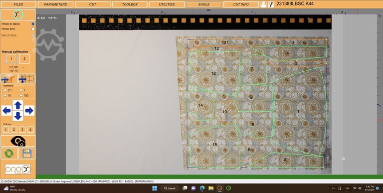 Stroj na rezanie textílií OROX T300