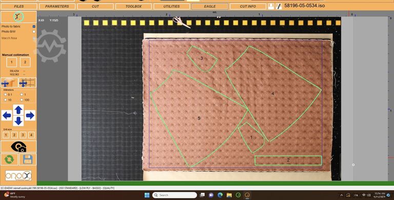 Stroj na rezanie textílií OROX T300