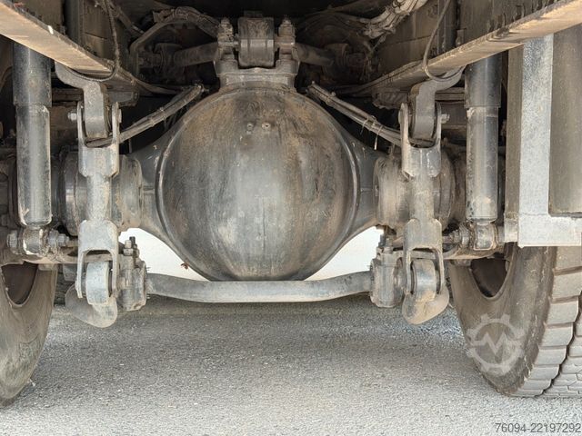 Grue montée sur camion MAN TGS 26.400 6x4 KRAN 4xAbstzg FUNK 5/6 Steuer AHK