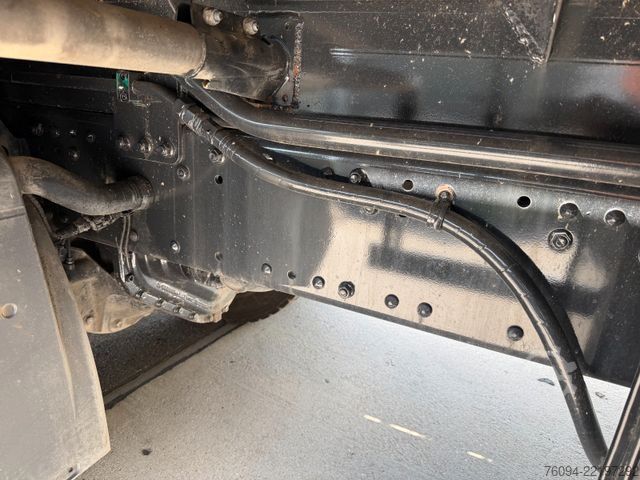 Grue montée sur camion MAN TGS 26.400 6x4 KRAN 4xAbstzg FUNK 5/6 Steuer AHK
