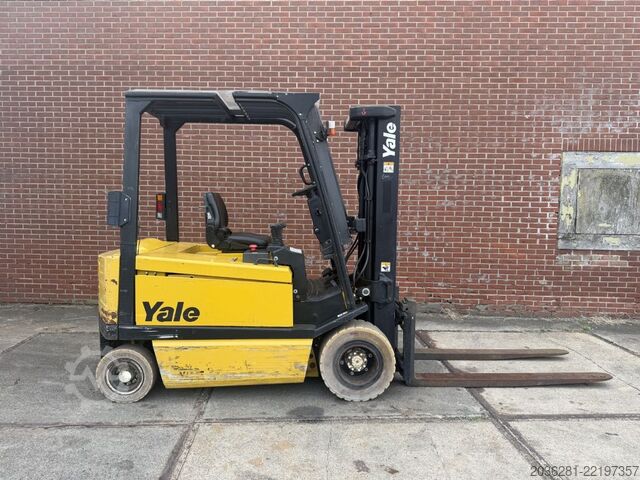 Električni 4 -kolesni viličar Yale ERP30ALF E2145
