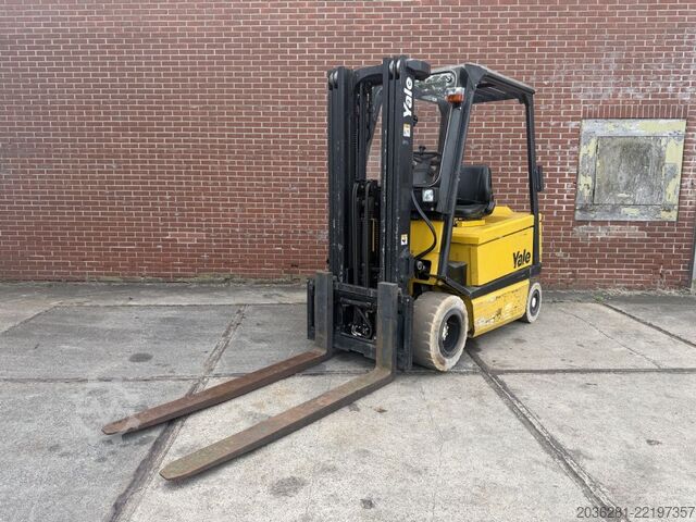 Električni 4 -kolesni viličar Yale ERP30ALF E2145