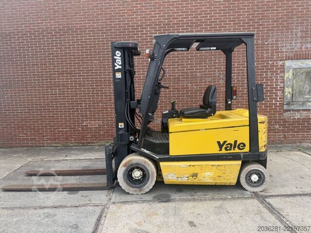 Električni 4 -kolesni viličar Yale ERP30ALF E2145