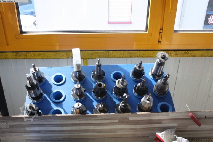 ศูนย์เครื่องจักรกล - แนวตั้ง HERMLE U 630T